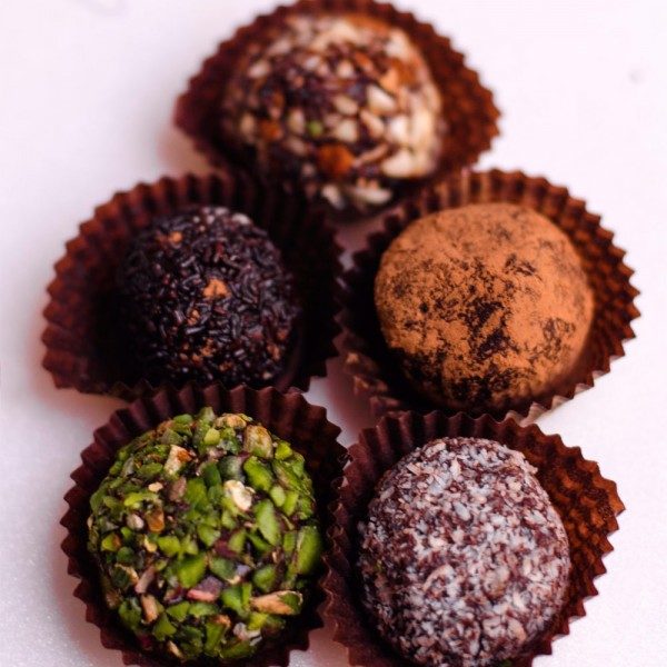 Assorted Truffles (Set of 16) Assorted Truffles (Set of 16)