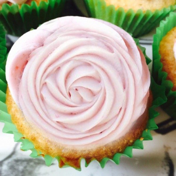 Fruity Strawberry Cupcakes Fruity Strawberry Cupcakes
