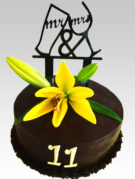 Fresh Flowers Anniversary Cake