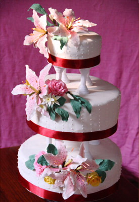 Wedding & Engagement Cakes 32 Stargazer Lilies & Roses Wedding Cake